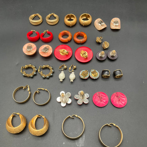 Vintage Napier Trifari Costume Jewelry Lot 17 Pairs Clip On Earrings