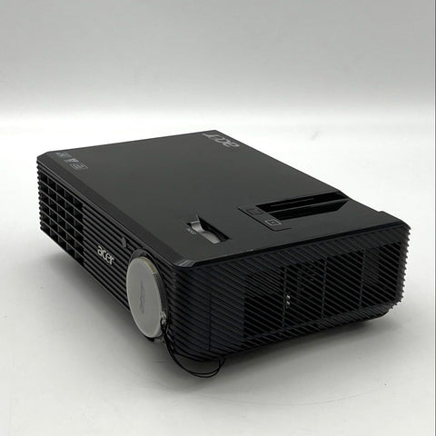 Acer X1261P DLP Projector 3D Ready With Case Cables Manual Turns On