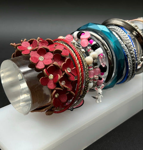 Mixed Style Jewelry Lot 35+ Bracelets Bangles Beaded Rhinestone Boho Fashion
