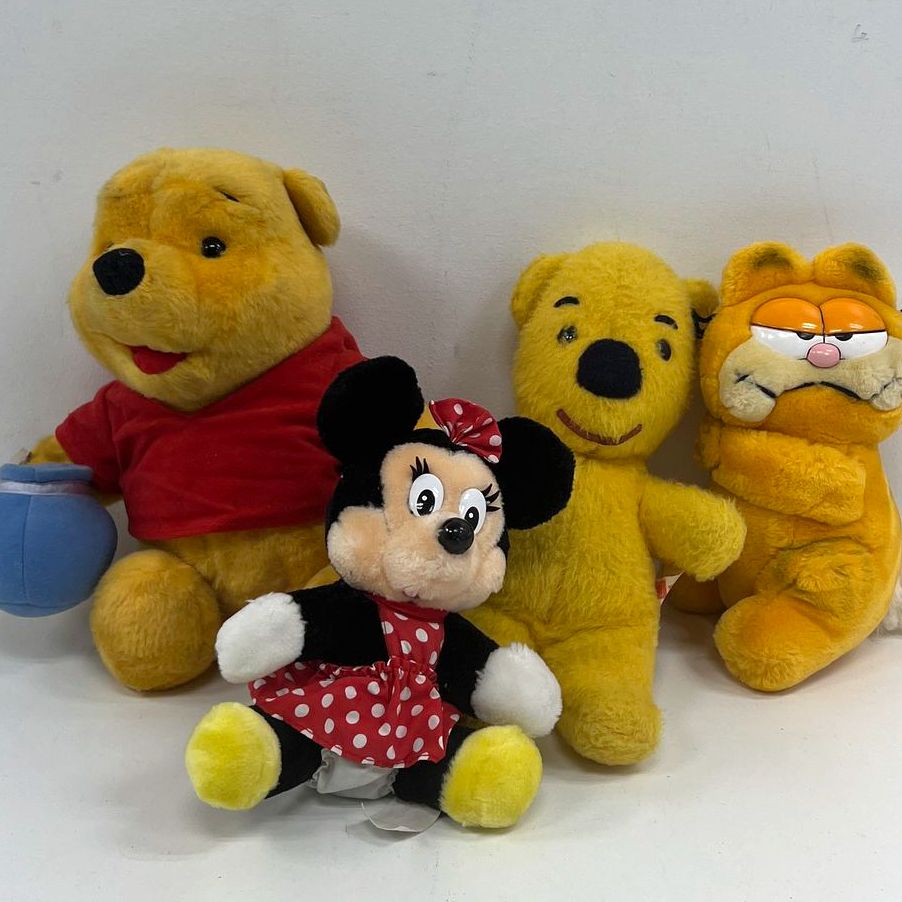 Vintage Plush Lot 4pc Winnie the Pooh Garfield Minnie Mouse Sears Dakin