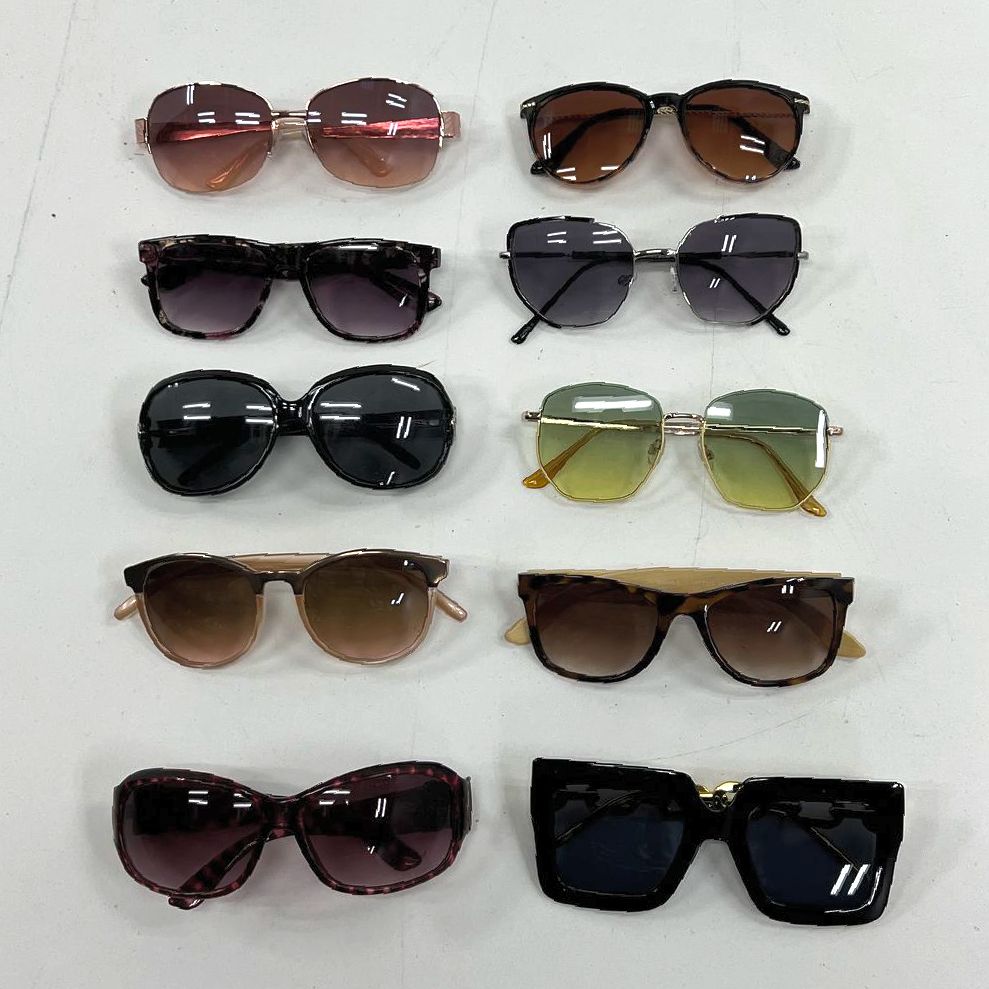 Women's Mixed Brands Styles & Colors Sunglasses Lot Plastic Frames