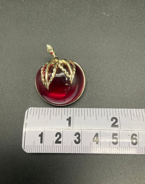 Vintage Sarah Coventry Jelly Belly Red Apple Brooch Gold Tone Mid-Century 1.5"