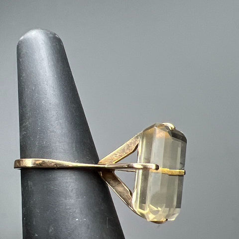 14K Yellow Gold Large Yellow Gemstone Ring Size 7.75 6.38g