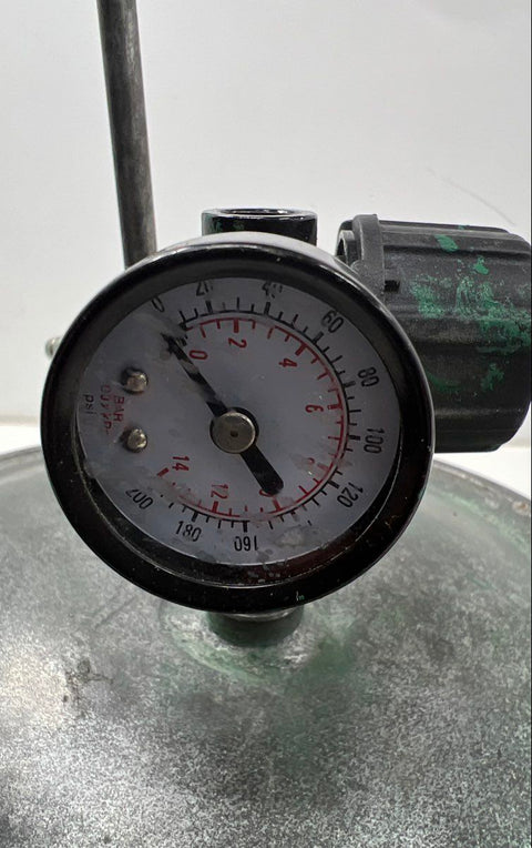 Vintage Binks Paint Pressure Pot 2 Gallon 4-Clamp Lid Gauge Regulator USA