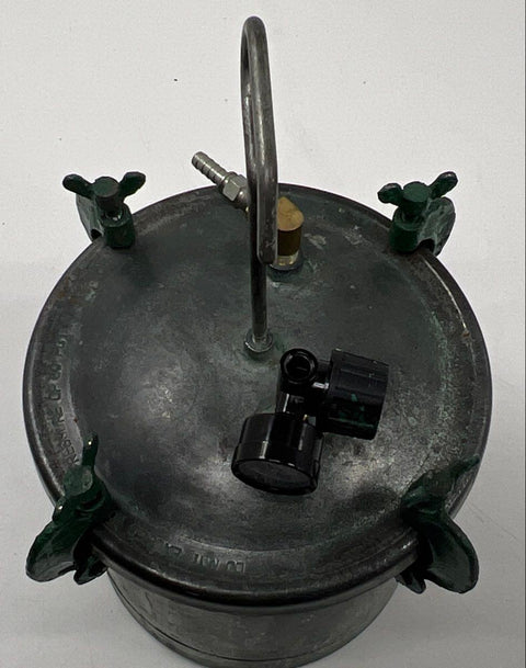 Vintage Binks Paint Pressure Pot 2 Gallon 4-Clamp Lid Gauge Regulator USA