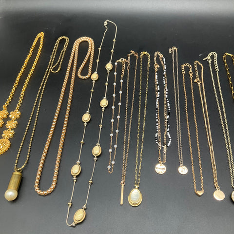 Vintage & Modern Fashion Jewelry Lot 18 Necklaces Gold Silver Tone Pendants