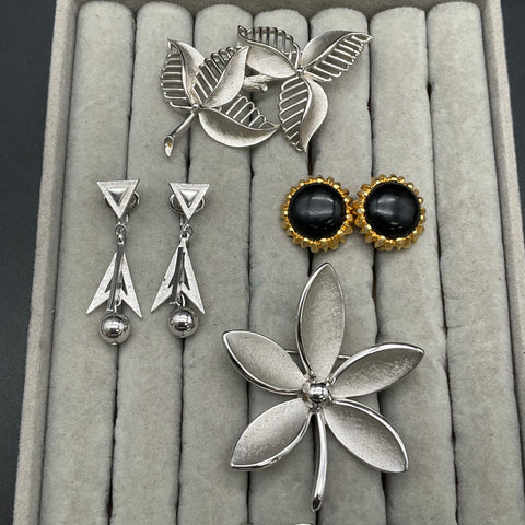 Vintage Trifari Costume Jewelry Lot 7 Items Signed Bangle Brooches Earrings