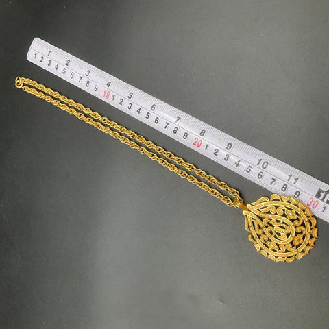 Vintage Crown Trifari Gold Tone Paisley Openwork Pendant Necklace 23"