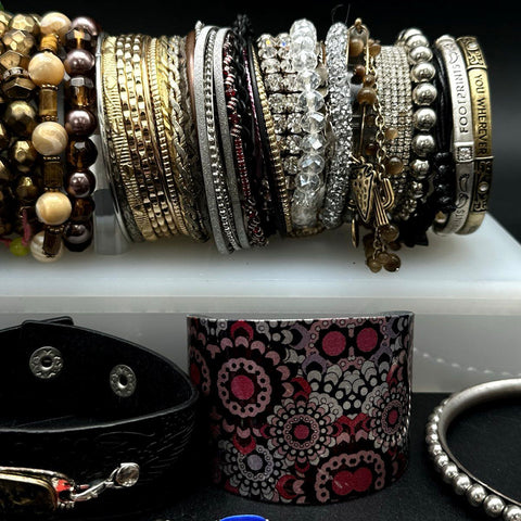Mixed Fashion Jewelry Lot of 45+ Bracelets Bangles Cuffs Beaded Vintage Modern