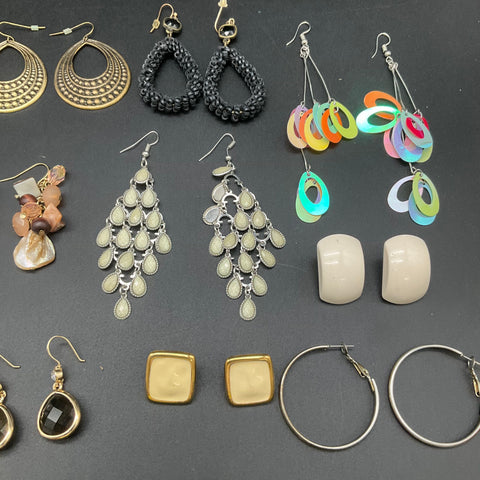 Vintage & Fashion Costume Jewelry Lot 38 Pairs Earrings Hoops Dangles Studs