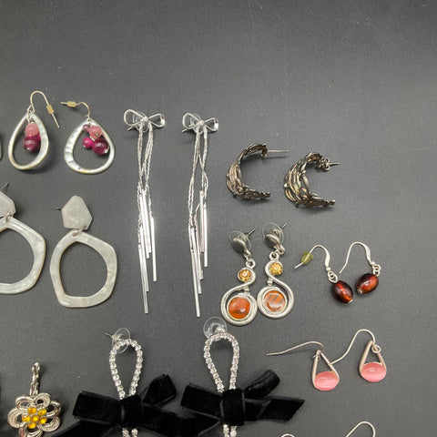 Fashion Pierced Earring Lot 30 Pairs Vintage Boho Silver Gold Tone Dangle Hoop