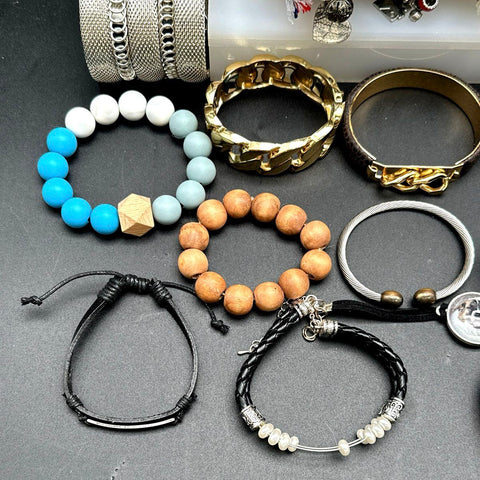 Mixed Fashion Costume Jewelry Lot Variety of Bracelets Bangles Cuffs Beaded