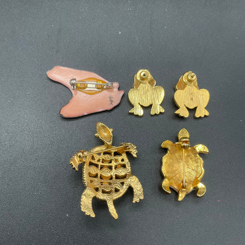 Vintage Animal Theme Jewelry Lot Howard's Turtle Frog Lion Brooches Earrings