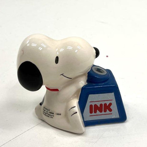 Vintage 1966 Peanuts Snoopy Ink Well Pen Holder Ceramic Figurine UFS