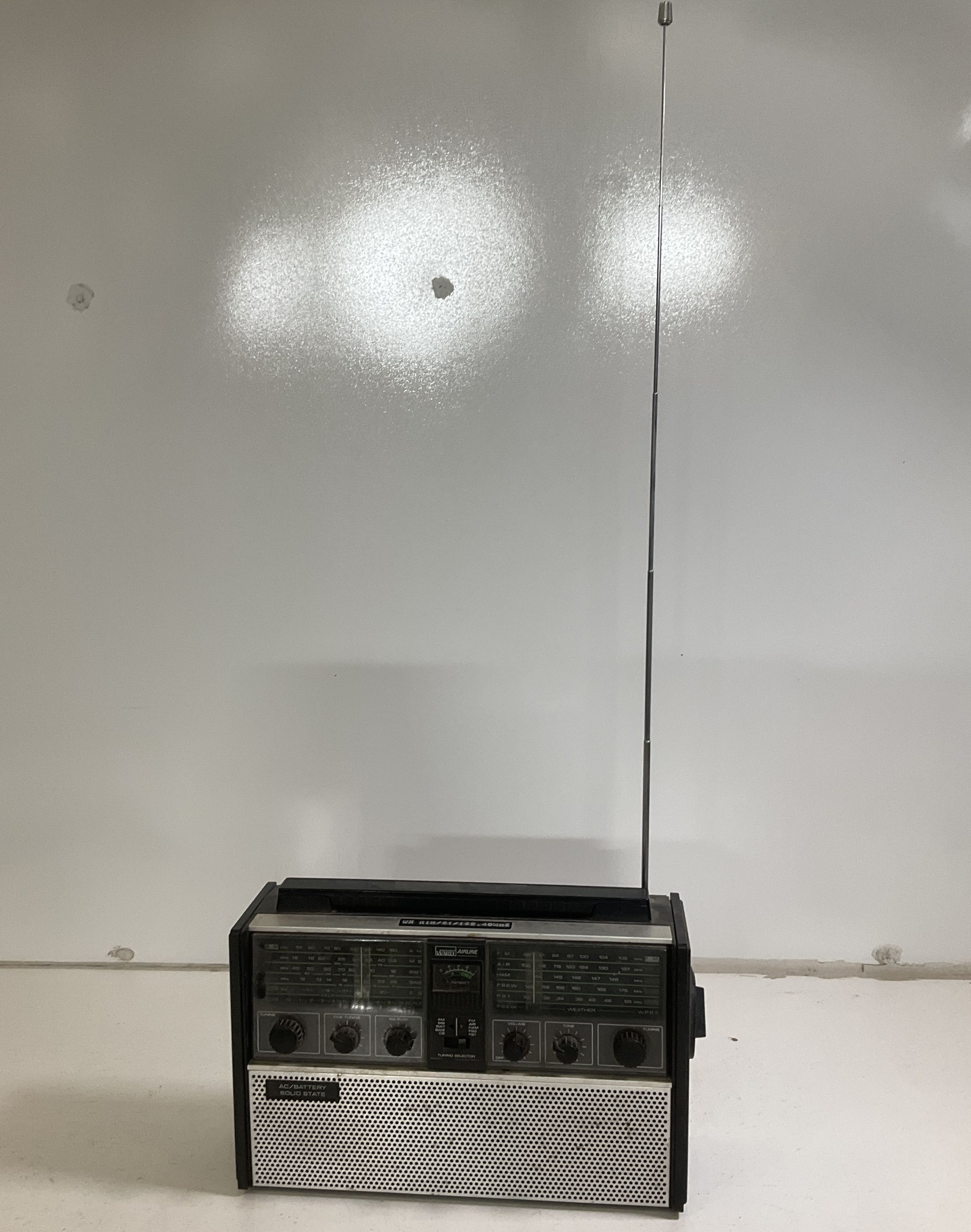 Vintage Montgomery Ward Airline Solid State Multi Band Radio AM FM SW
