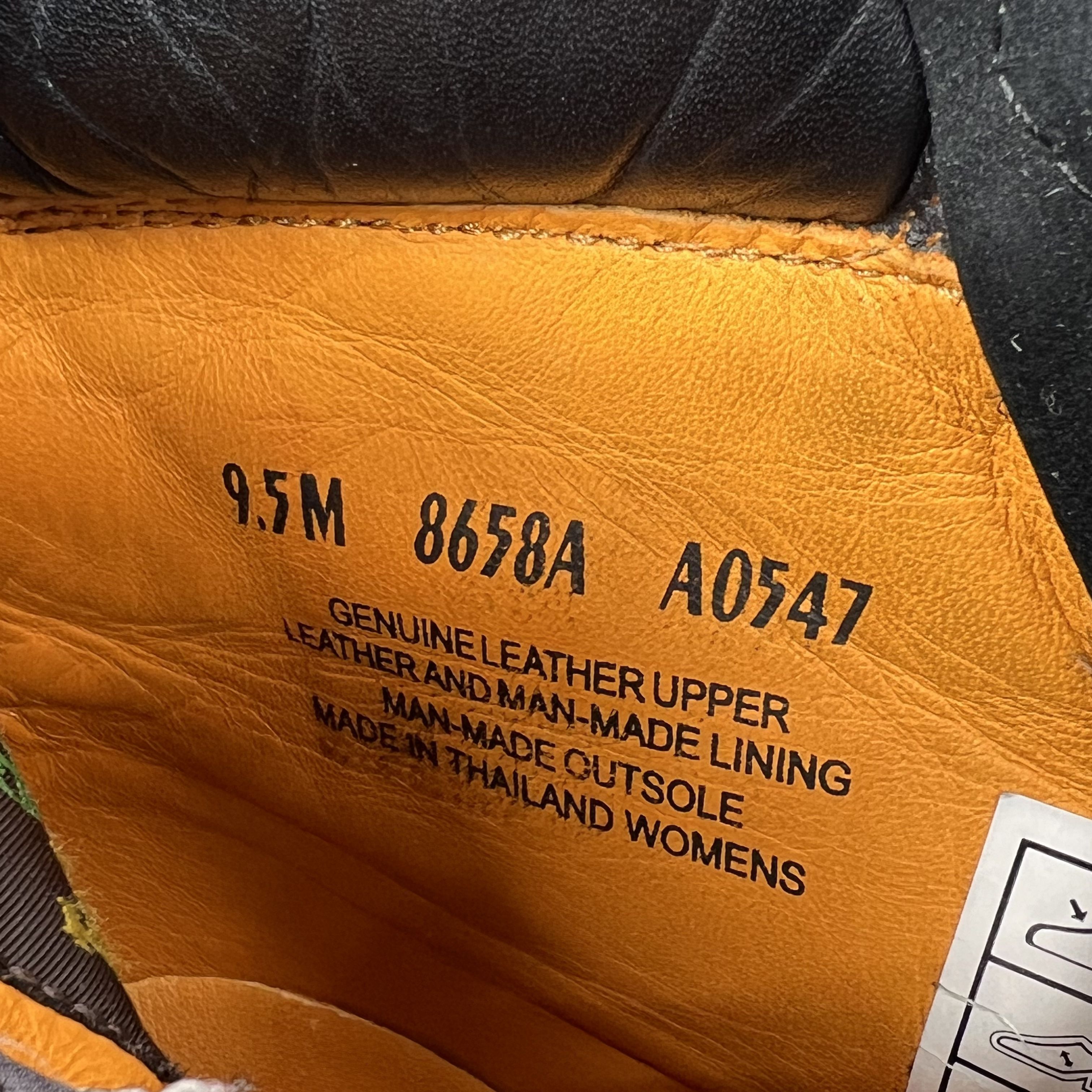 Timberland 6-Inch Premium Boots Black Nubuck PrimaLoft Waterproof Womens 9.5