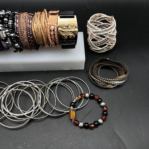 Mixed Costume Jewelry Bracelet Lot 1.4 lb Vintage to Modern Bangles Beaded Wrap