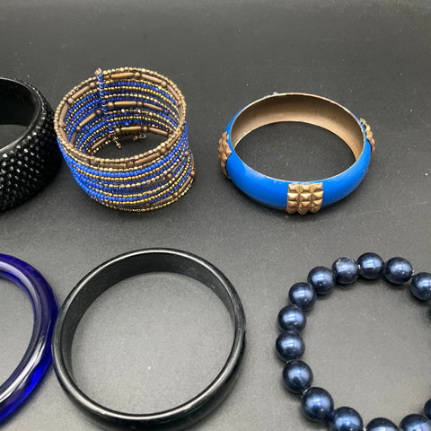 Mixed Fashion Costume Jewelry Lot of 17 Pieces Bangles Beaded Cuff 1.19 lbs