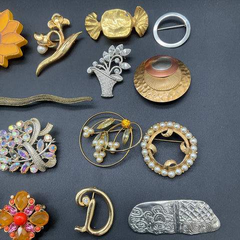 Vintage to Modern Costume Jewelry Lot 14 Brooches Pins Rhinestone Faux Pearl