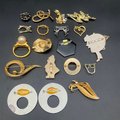 Vintage Brooch Pin Lot of 19 Costume Jewelry Rhinestone Enamel Figural Retro