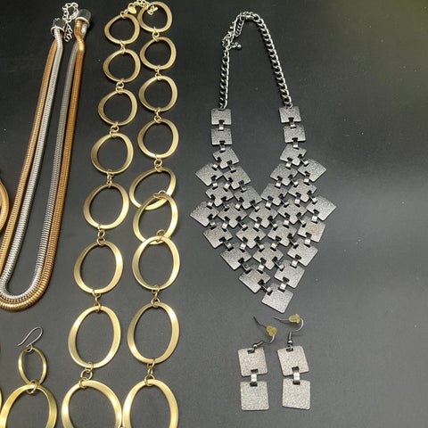 JNY Jones New York & Modern Jewelry Lot 8pc Necklaces Bracelets Gold Silver Tone