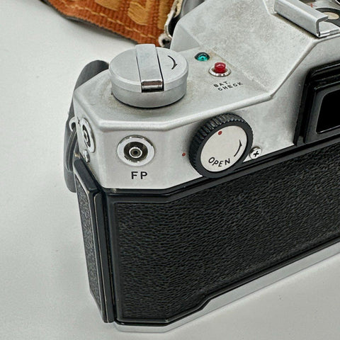 Vintage Yashica TL Electro X 35mm SLR Film Camera Body With Teleconverter
