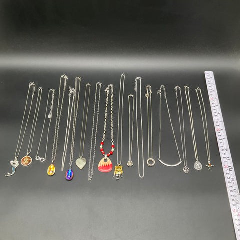 Mixed Costume Jewelry Necklace Lot of 16 Silver & Gold Tone Fashion Pendants
