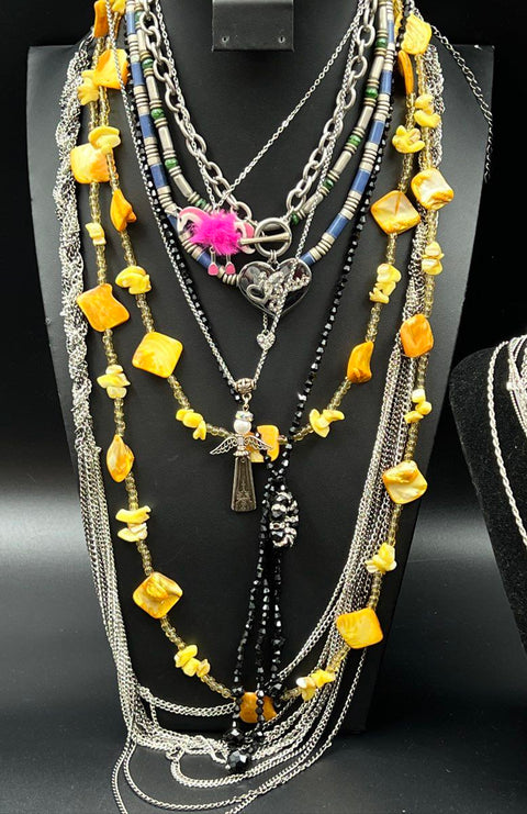 Fashion Costume Jewelry Necklace Lot of 17 Beaded Chain Pendant Y2K Contemporary