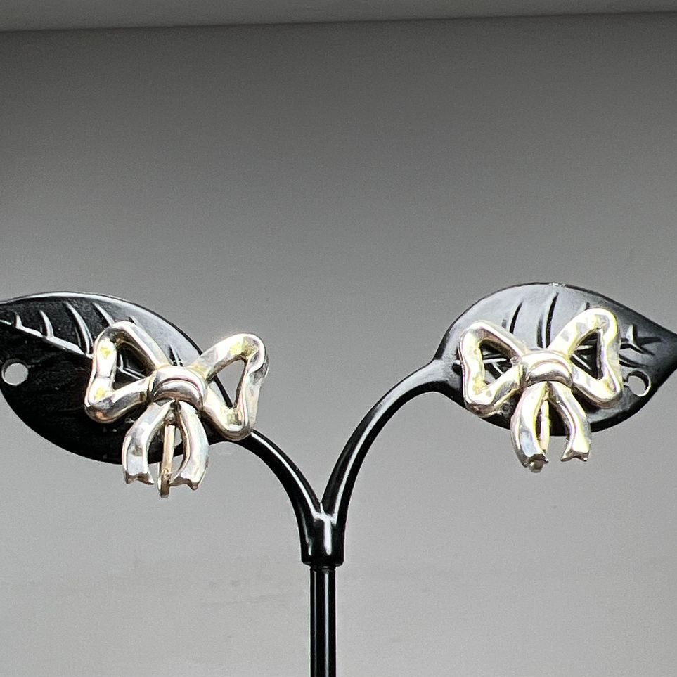 Vintage Sterling Silver Bow Earrings and Brooch 7.81g
