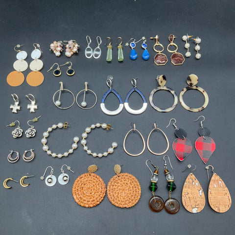 Fashion Costume Jewelry Lot 25 Pairs Earrings Boho Rattan Cork Pearl Statement