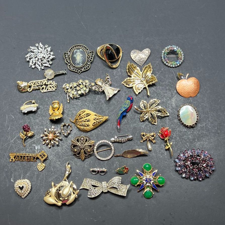 Assorted Styles Rhinestone Floral Leafy Brooch Lot
