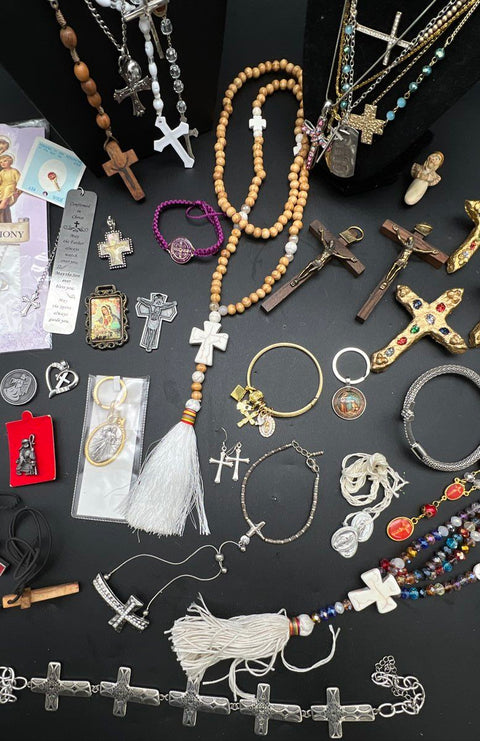 Vintage to Modern Religious Jewelry Lot Rosaries Crosses Medals 40+ Pieces