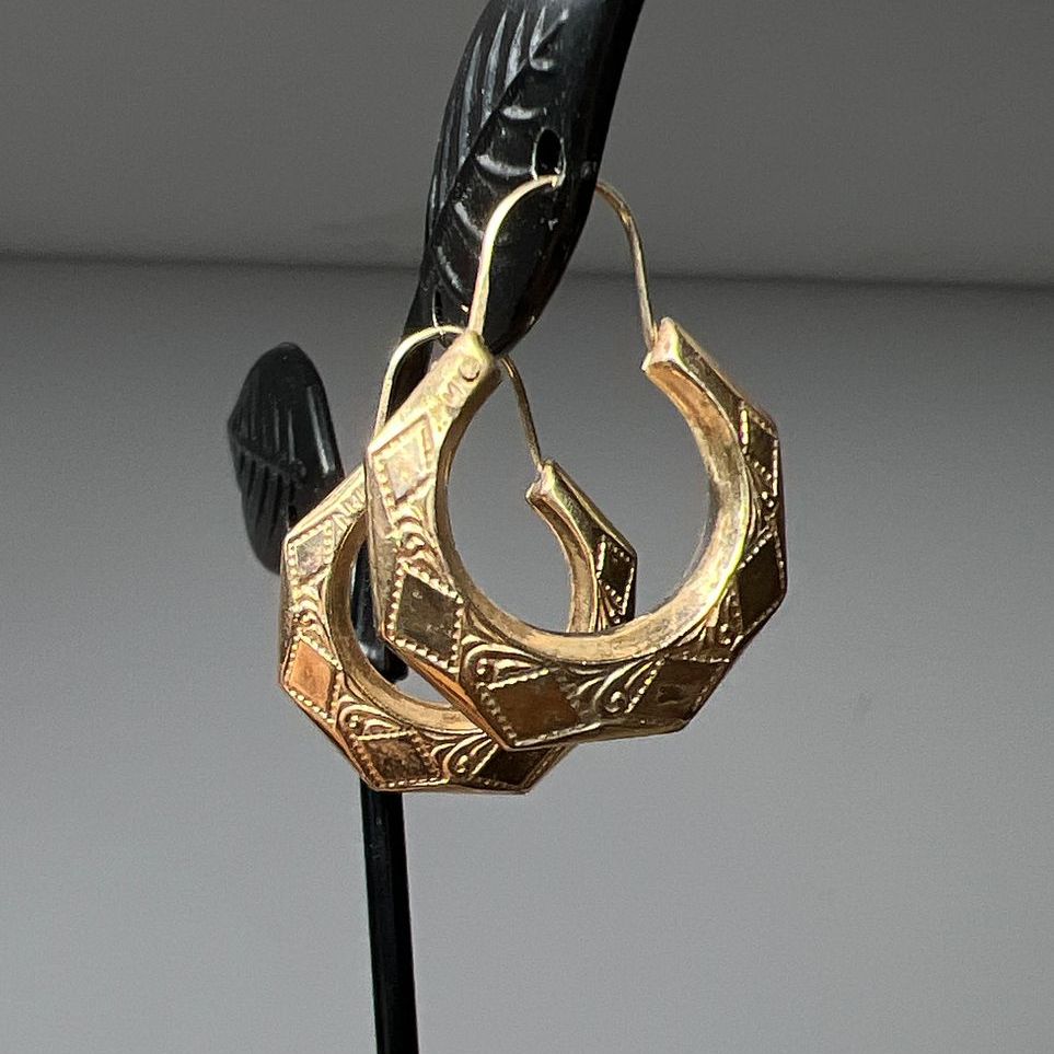 14K Yellow Gold Engraved Dangle Earrings 2.94g