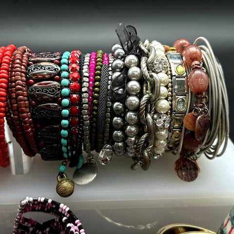 Fashion Costume Jewelry Lot of 40+ Mixed Bracelets Bangles Cuffs Beaded