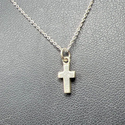 925 Sterling Silver Small Cross Charm Necklace 1.75g