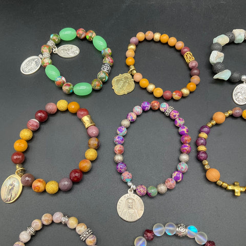 Religious Beaded Stretch Bracelet Lot 22pc Saint Medals Miraculous Cross Stone
