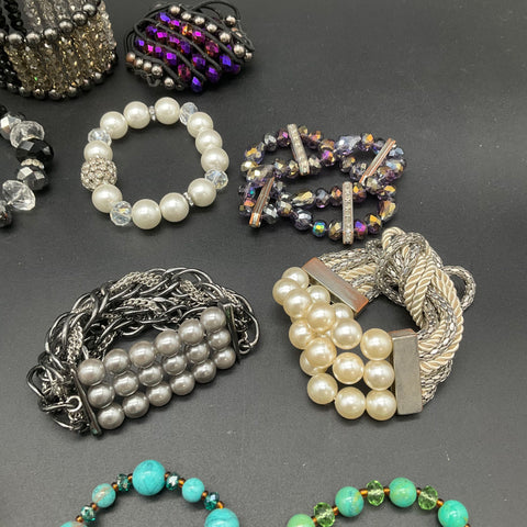 18pc Costume Jewelry Bracelet Lot Faux Pearl Rhinestone Beaded Stretch Bangles