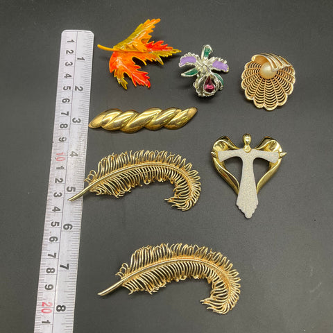 Vintage Costume Jewelry Lot 7 Pcs Gold Silver Tone Enamel Leaf Shell Feather