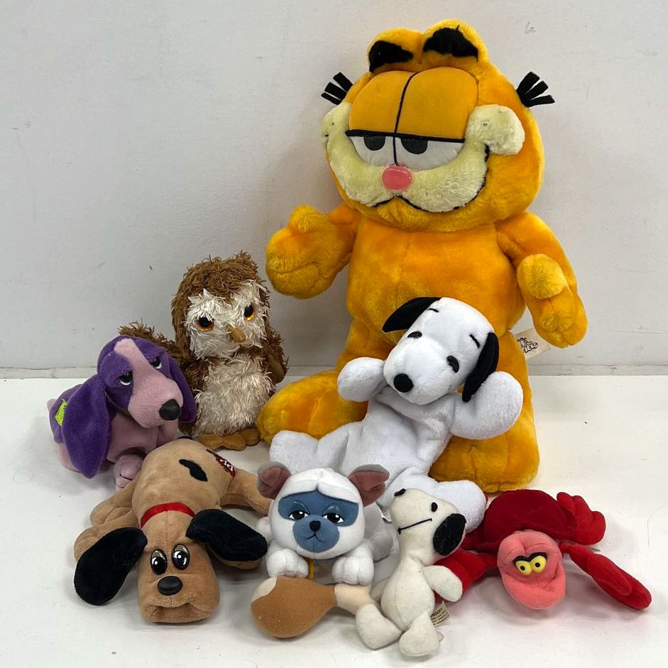 Vintage 80s Plush Lot Garfield Pound Puppies Snoopy Tonka Applause