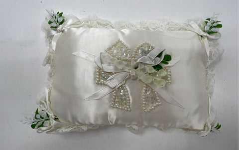Vintage 80s 90s Wedding Veil with Lace Crown Headpiece and Ring Bearer Pillow