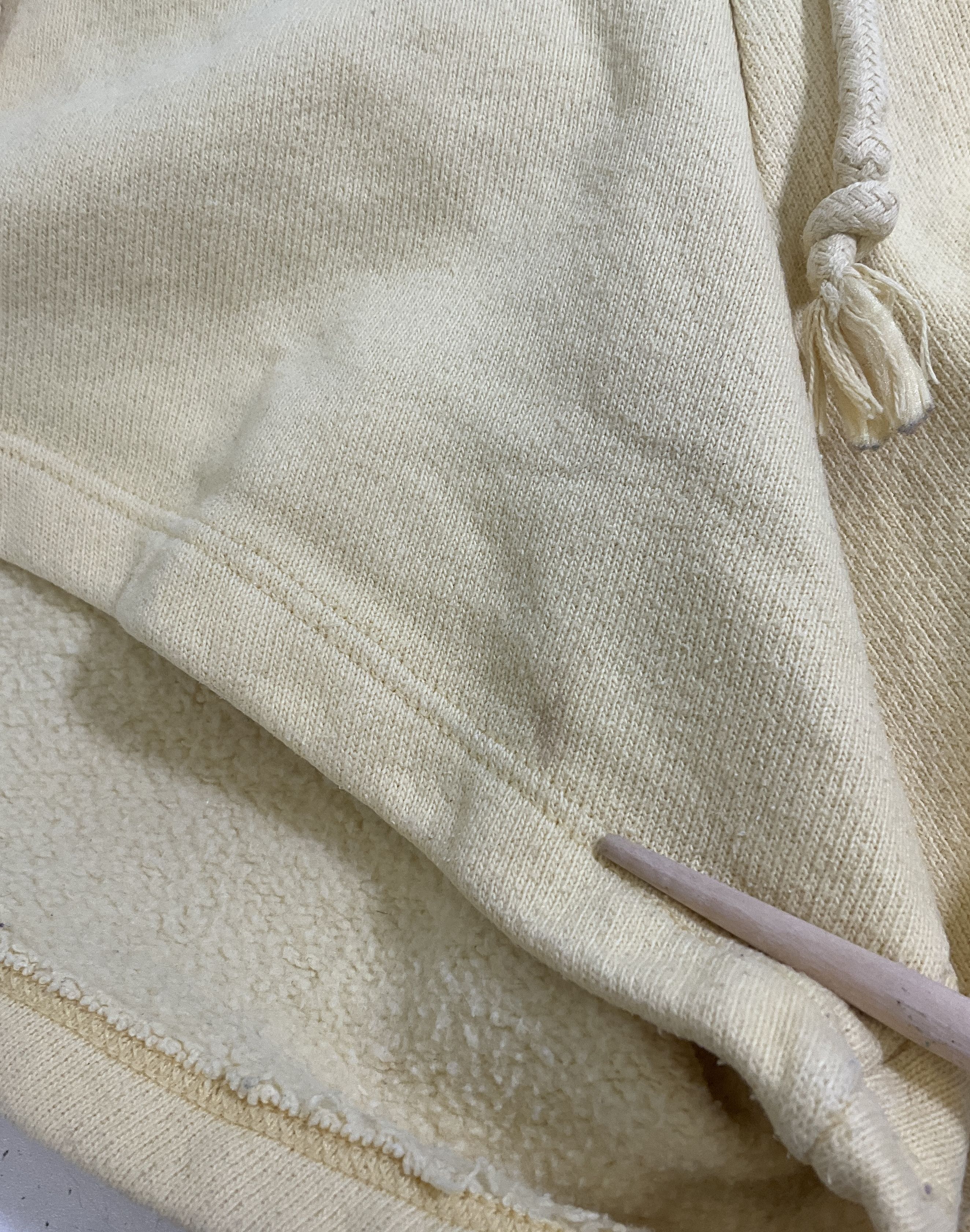Champion Reverse Weave Fleece Sweat Shorts Womens Size L Pale Yellow Logo Lounge