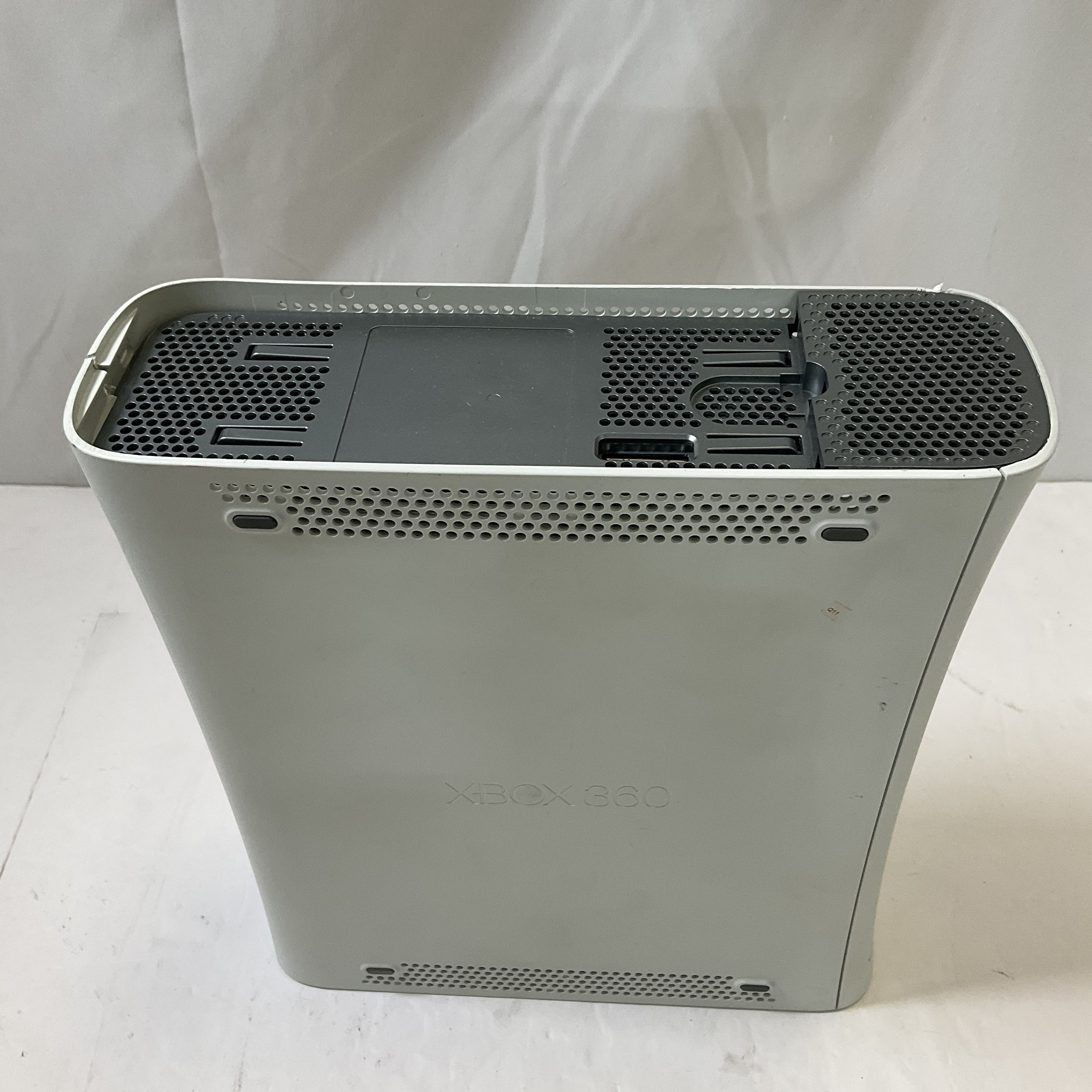 Microsoft XBOX 360 No Hard Drive For Parts or Repair Remanufactured Unit