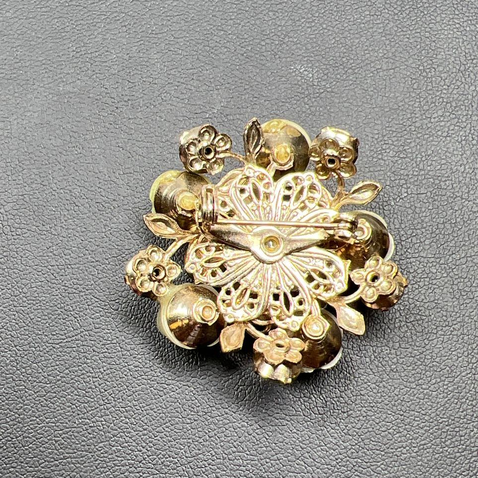 Vintage Style Green Frosty Rose & Rhinestone Gold Tone Spring Brooch