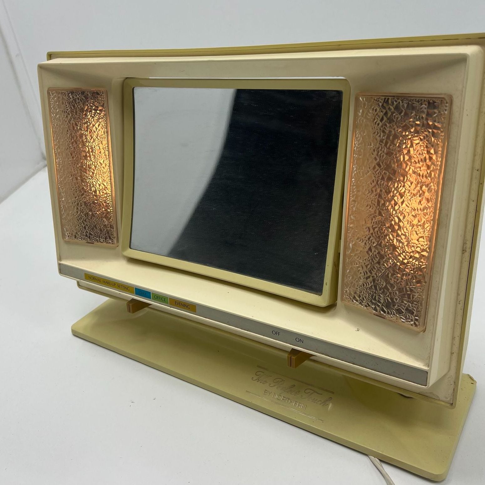 Vintage The Perfect Touch by Northern 4 Settings Lighted Makeup Mirror