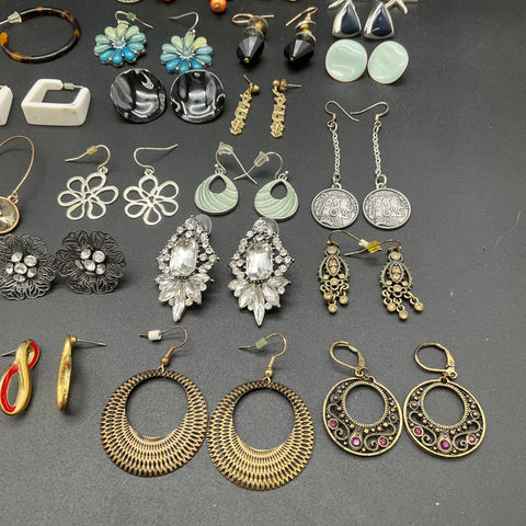 Mixed Costume Fashion Earrings Jewelry Lot 60 Pairs Vintage to Modern Styles