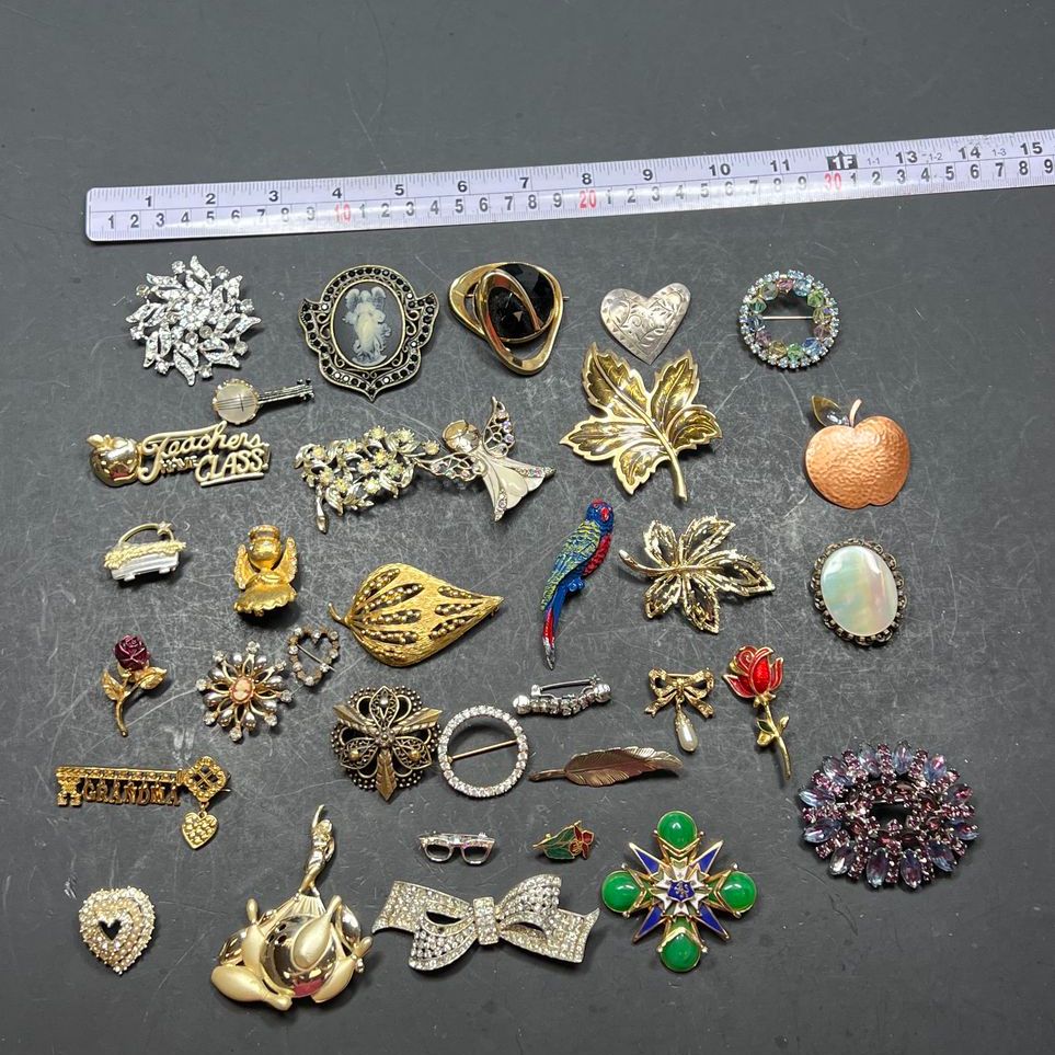 Assorted Styles Rhinestone Floral Leafy Brooch Lot