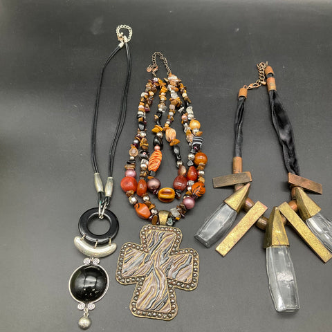 Mixed Vintage to Modern Costume Jewelry Lot 5 Statement Necklaces Shell Cross