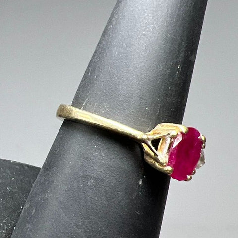 14K Yellow Red & Clear Gemstones Ring Missing Stone Size 7 3.47g
