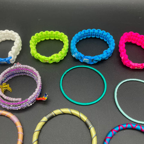 Modern Fashion Bracelet Lot Paracord Fabric Wrapped Bangles Beaded Metal 27pc