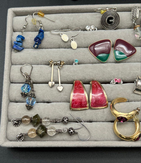 Vintage Modern Costume Jewelry Lot 45+ Pairs Earrings Dangle Stud Hoop Mixed